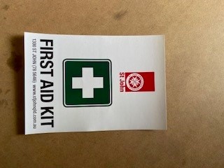 FIRST AID KIT 12.2 X 17.3CM