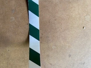 LABEL GREEN STRIPE 30 X 1.5CM